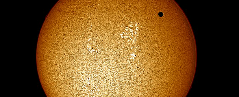 Photo taken in Southern California, US, by Bill Pinnell with a special solar telescope.